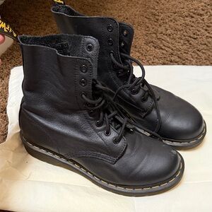 Dr Martens 1460 Pascal Virginia leather boots size 9